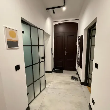 Przystanek Dabrowskiego 13