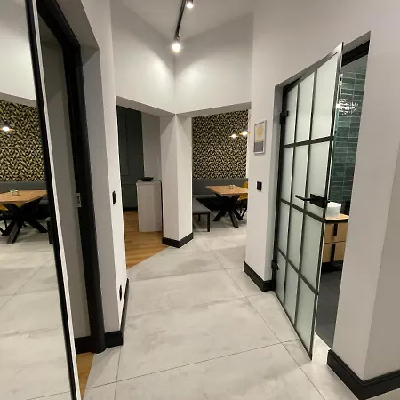 Διαμέρισμα Przystanek Dabrowskiego 13