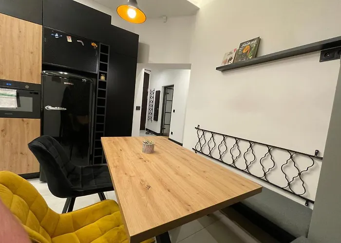 Przystanek Dabrowskiego 13 Apartment Kattowitz