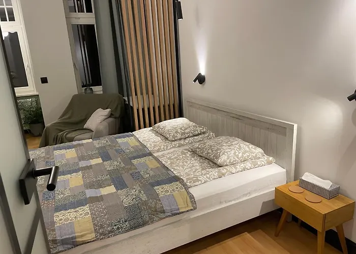 Przystanek Dabrowskiego 13 Apartment